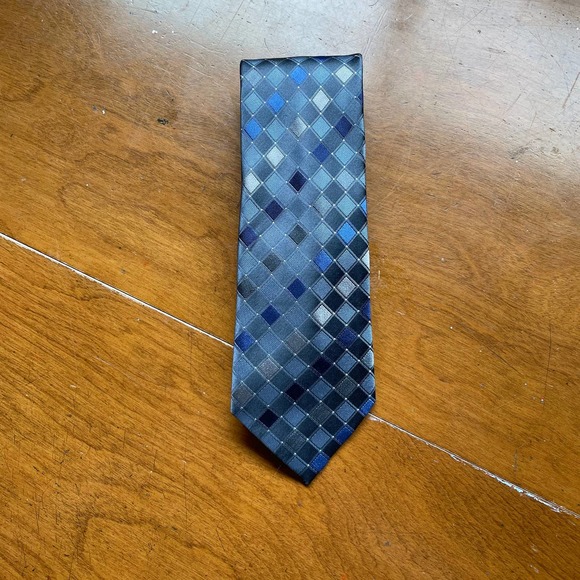 Kenneth Cole Reaction Other - Neck Tie Kenneth Cole Reaction Blue Shiny Geometric Pattern
